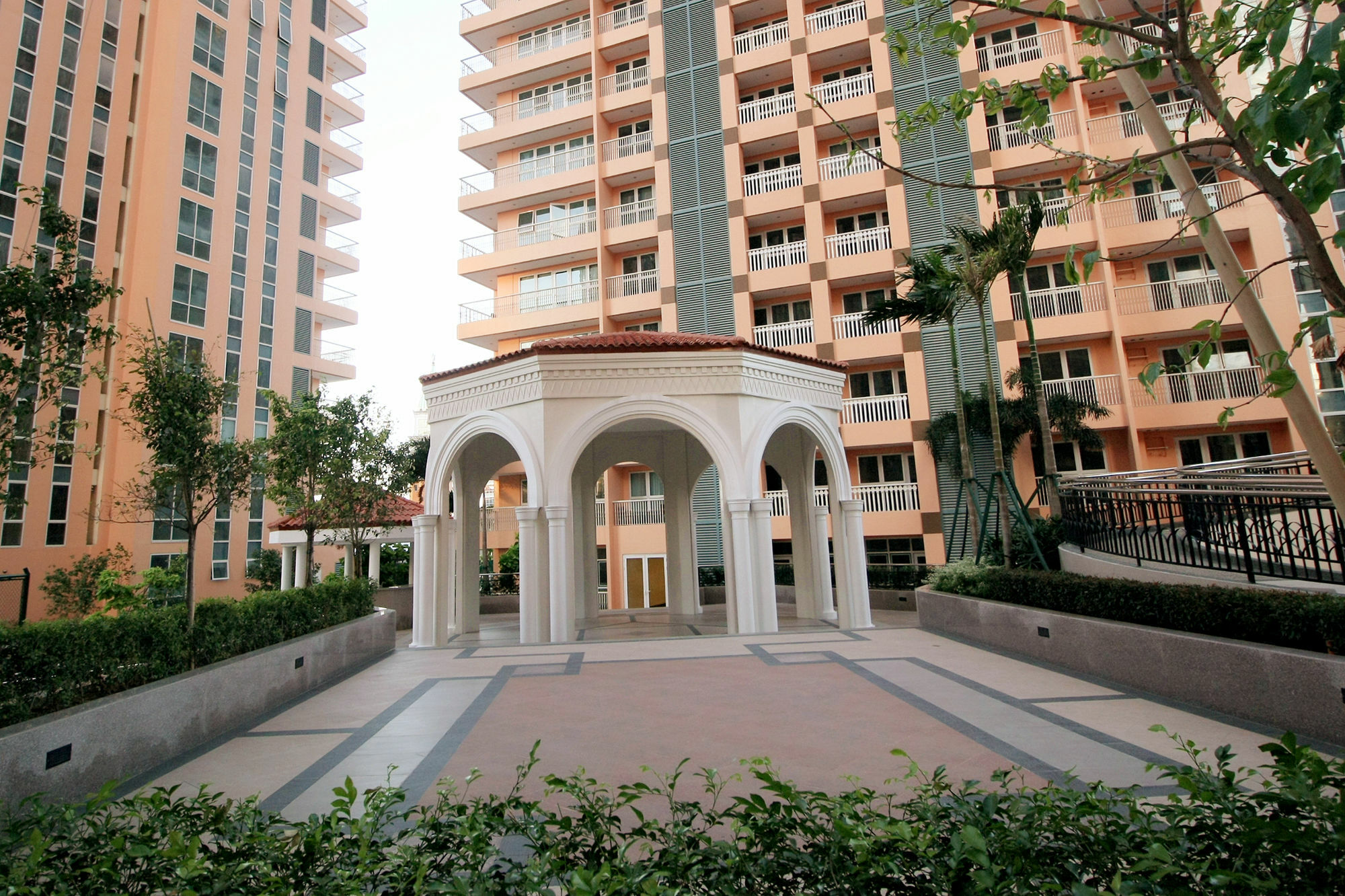 Maxstays - Max Style @ The Venice Residences Taguig Zewnętrze zdjęcie